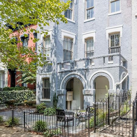 Beautiful 1-Br Flat Nestled Between Dupont & Logan Appartement Washington Buitenkant foto