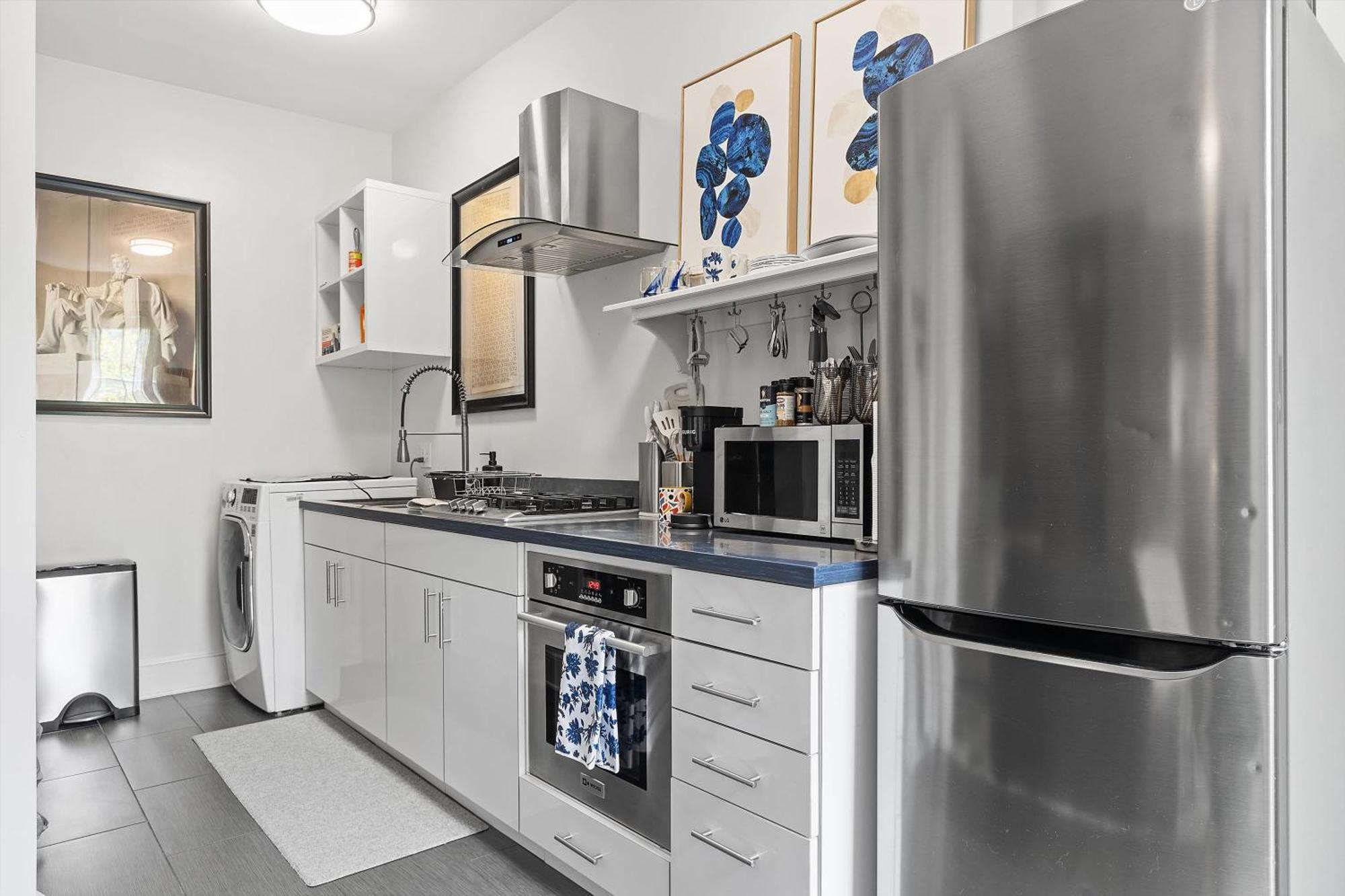 Beautiful 1-Br Flat Nestled Between Dupont & Logan Appartement Washington Buitenkant foto